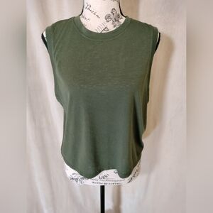 EUC! Athleta Olive Green Muscle Tee. Size S